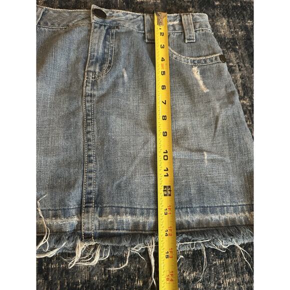 Kensie Denim Mini Skirt Raw Hem Size6 Vintage Embroidered Pockets Festival Boho - Picture 6 of 7